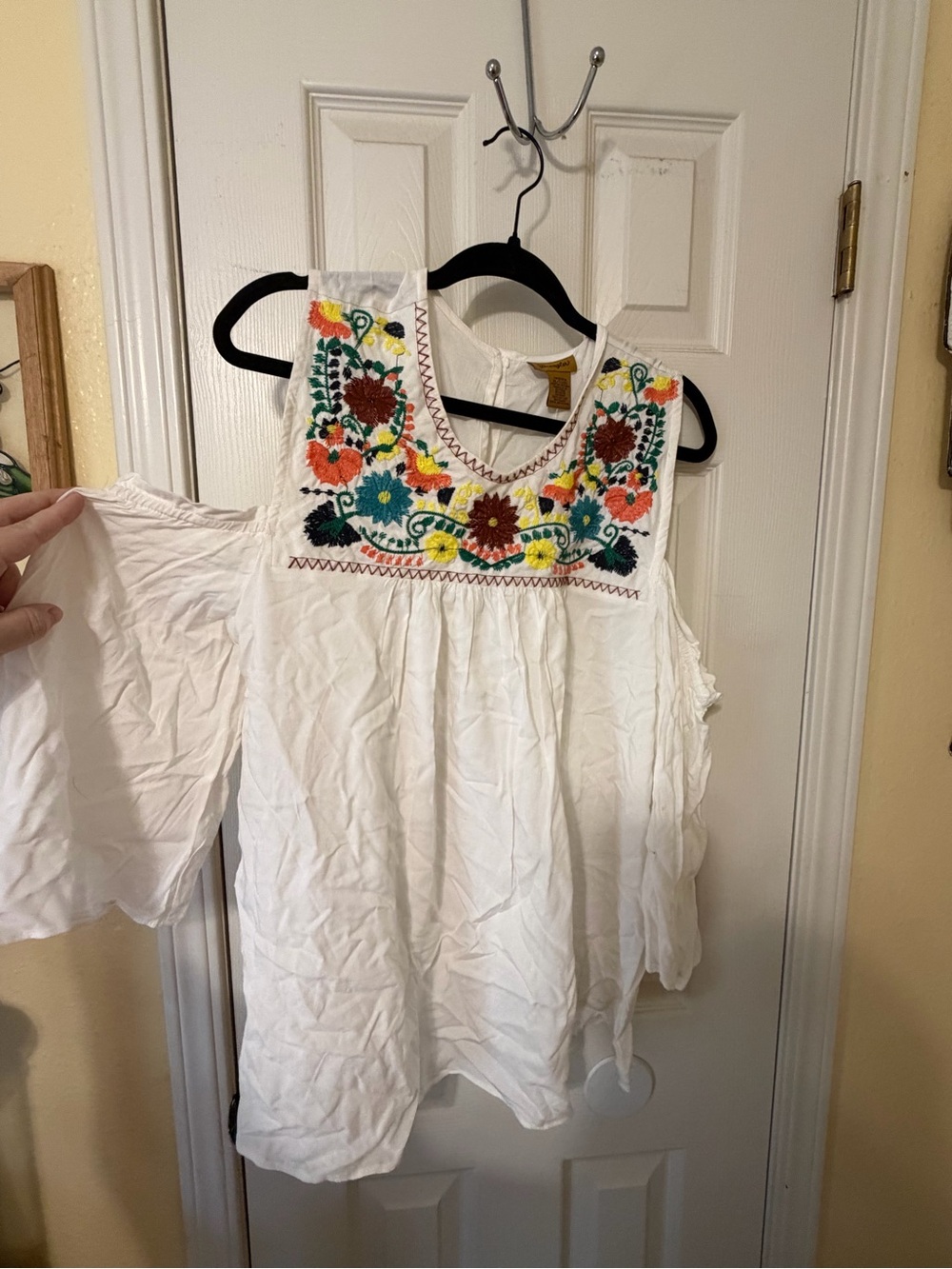 Wrangler White Sleeveless Tunic with Colorful Floral Embroidery